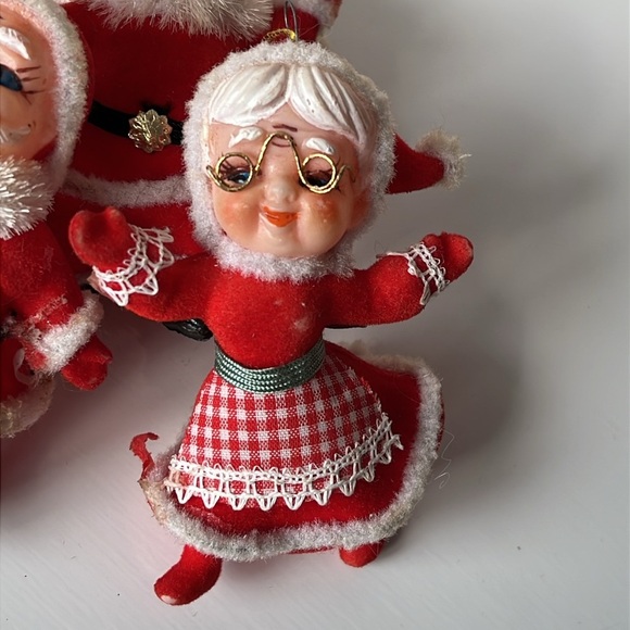 Vintage Flocked Santa and Mrs. Claus felted 60’s Plastic Reindeer - Picture 3 of 10